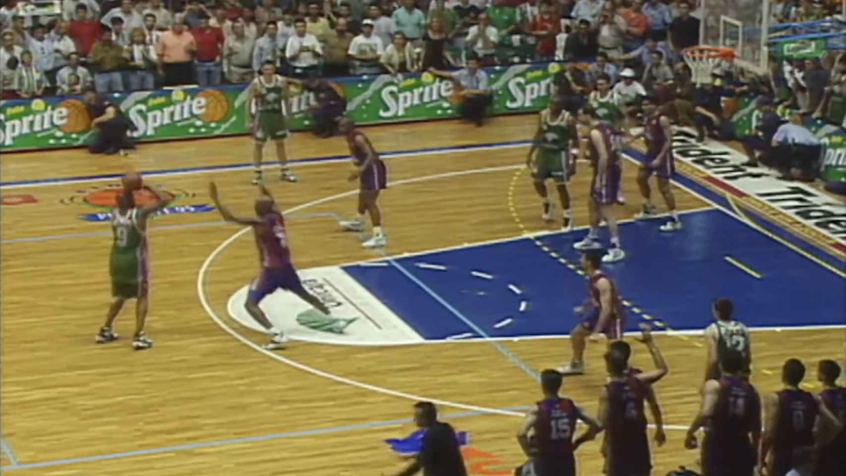 El triple de Mike Ansley que no entró en la final de la ACB del 95.