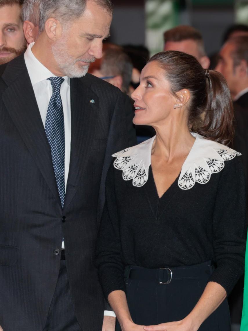 Felipe y Letizia durante su recorrido por Fitur.