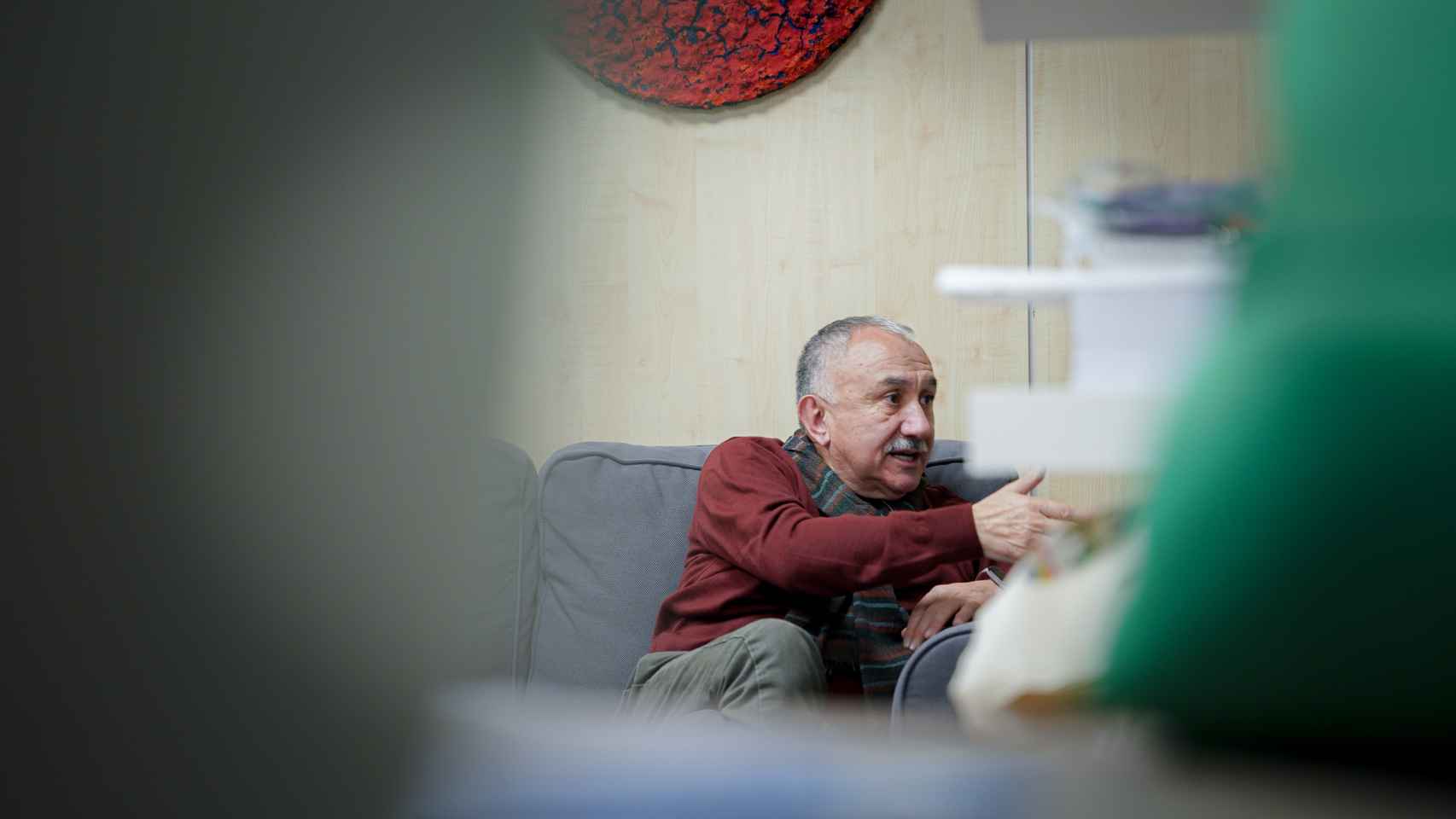 Un momento de la entrevista concedida por Pepe Álvarez, secretario general de UGT, en su despacho.