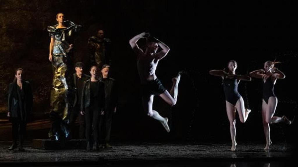 Pase gráfico de la obra 'Dido y Eneas', de Blanca Li y William Christie, en los Teatros del Canal. Foto: Fernando Villar (Efe)