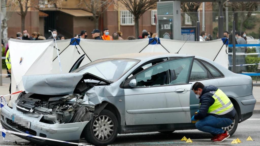 Vehículo en el que su único ocupante ha fallecido tras ser tiroteado desde otro vehículo