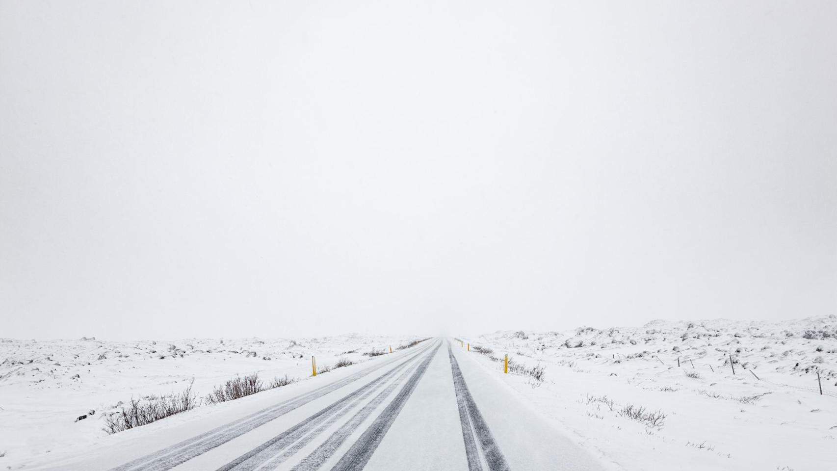 Carretera nevada en una imagen de archivo.