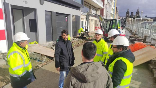 Julián Reina esta mañana comprobando el avance de los trabajos