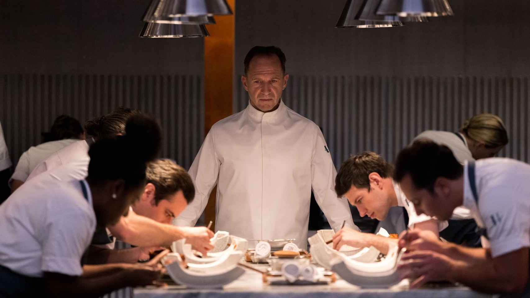 Ralph Fiennes en 'El menú'