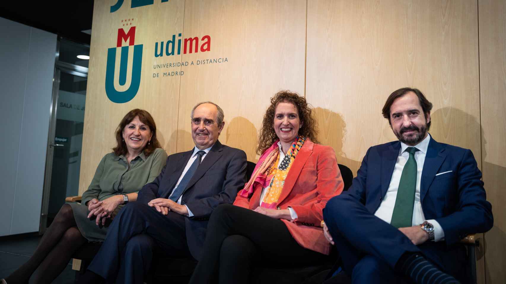 De izquierda a derecha, Ángela, Roque, Arancha y Arturo de las Heras en una de las sedes del CEF en Madrid.