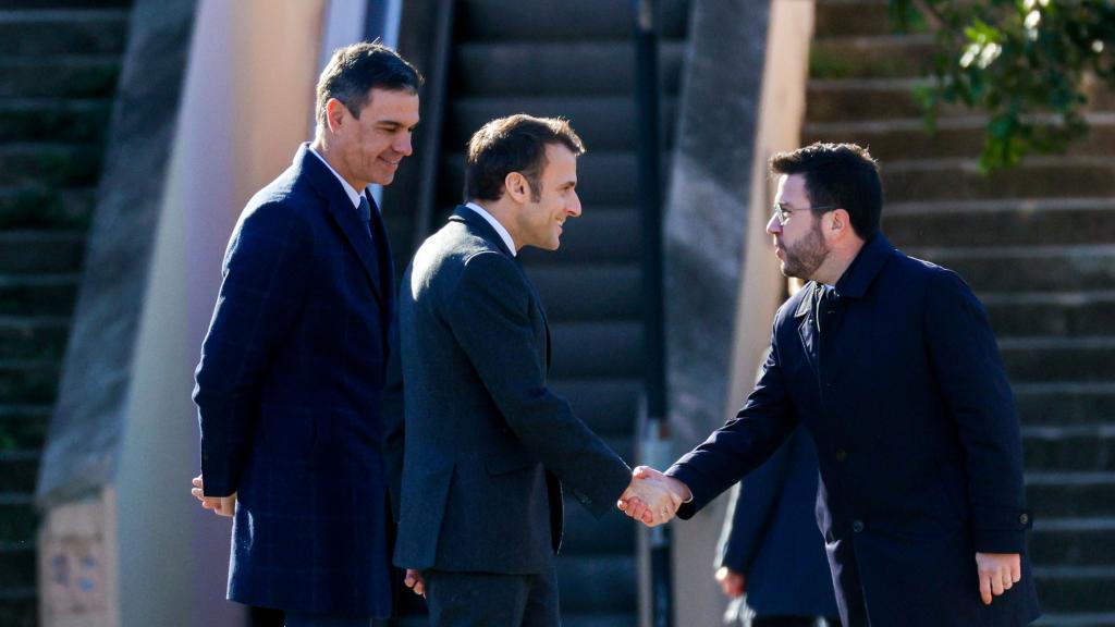 Sánchez, Aragonès y Macron durante la Cumbre Hispano - Francesa