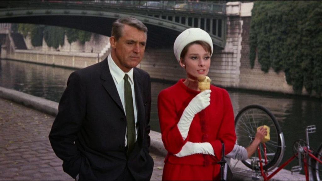 Audrey Hepburn y Cary Grant en 'Charada'