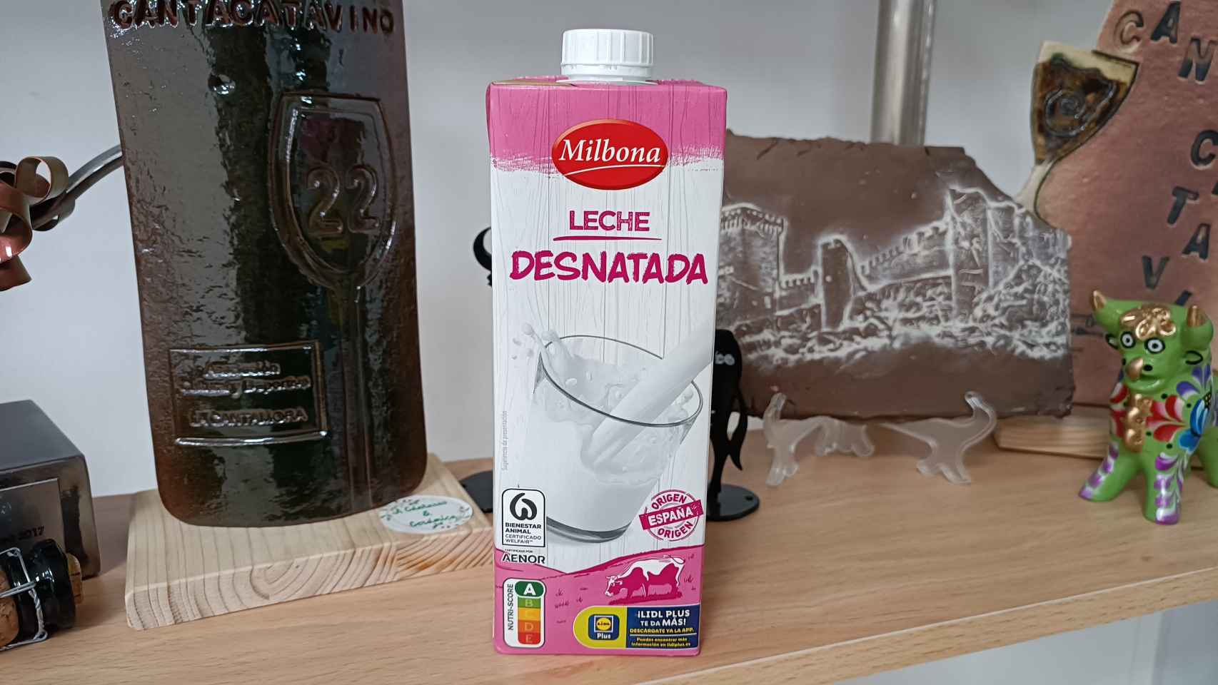 El brick de leche desnatada de Milbona, la marca blanca de productos lácteos de Lidl.