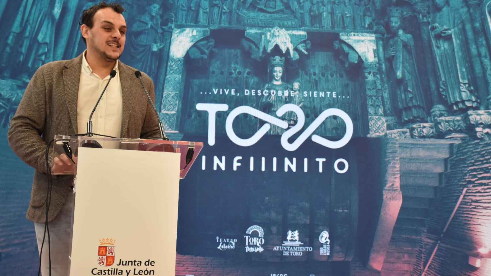 El alcalde de Toro, Tomás del Bien, hablando en Fitur 2023