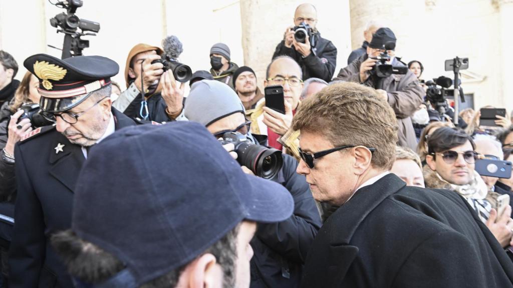 Javier Rigau en el funeral de la que fuera su mujer, Gina Lollobrigida.