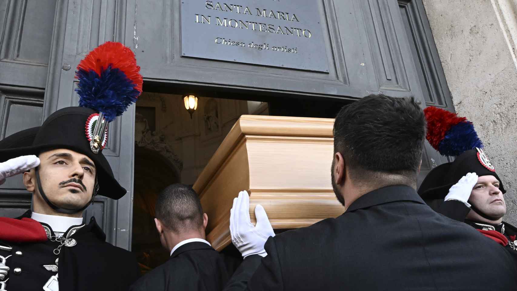 El funeral de la actriz tuvo lugar en la Iglesia de los Artistas, Roma.