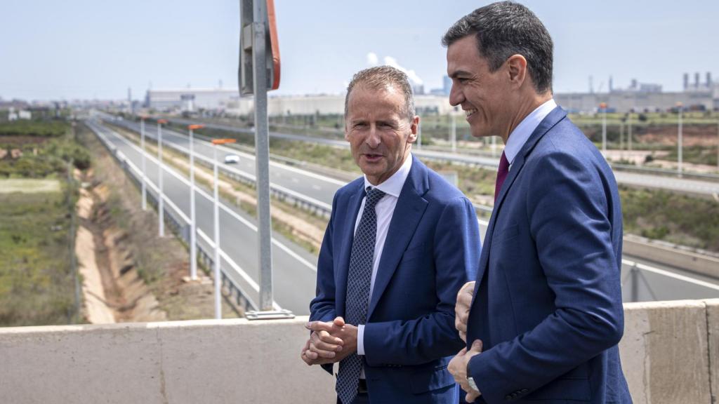 Visita de Pedro Sánchez a los terrenos de la gigafactoría.