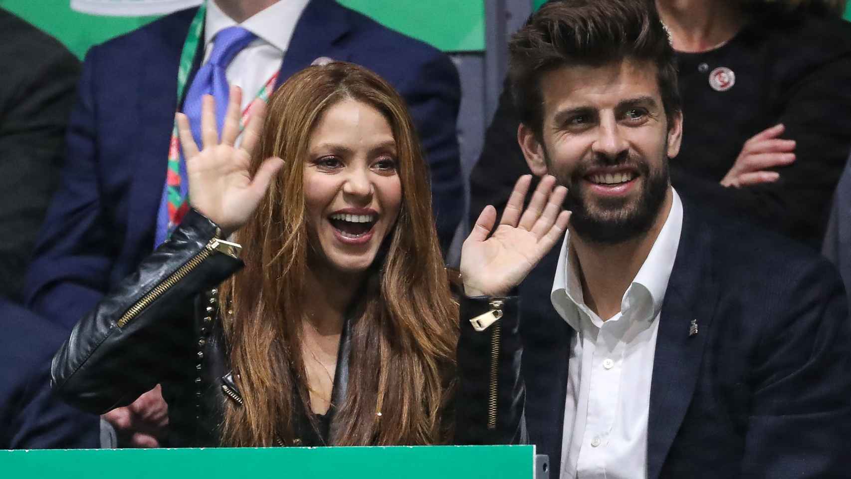 Shakira y Gerard Piqué durante un partido de la Copa Davis.