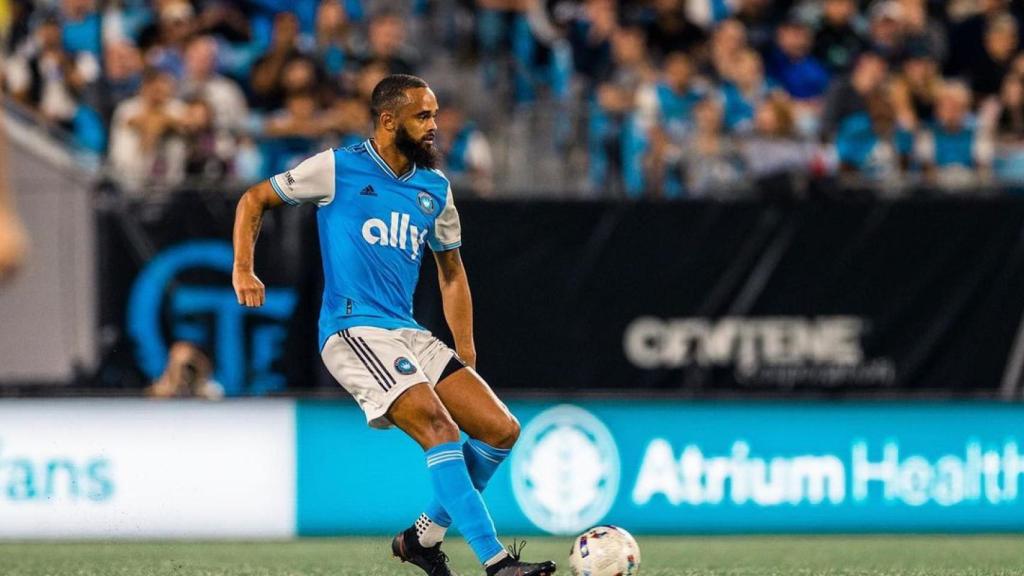 Anton Walkes durante un partido con los Charlotte FC