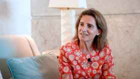 Teresa Ribera, vicepresidenta tercera y ministra para la Transición Ecológica, en una entrevista con El Español en Abu Dhabi (EUA).