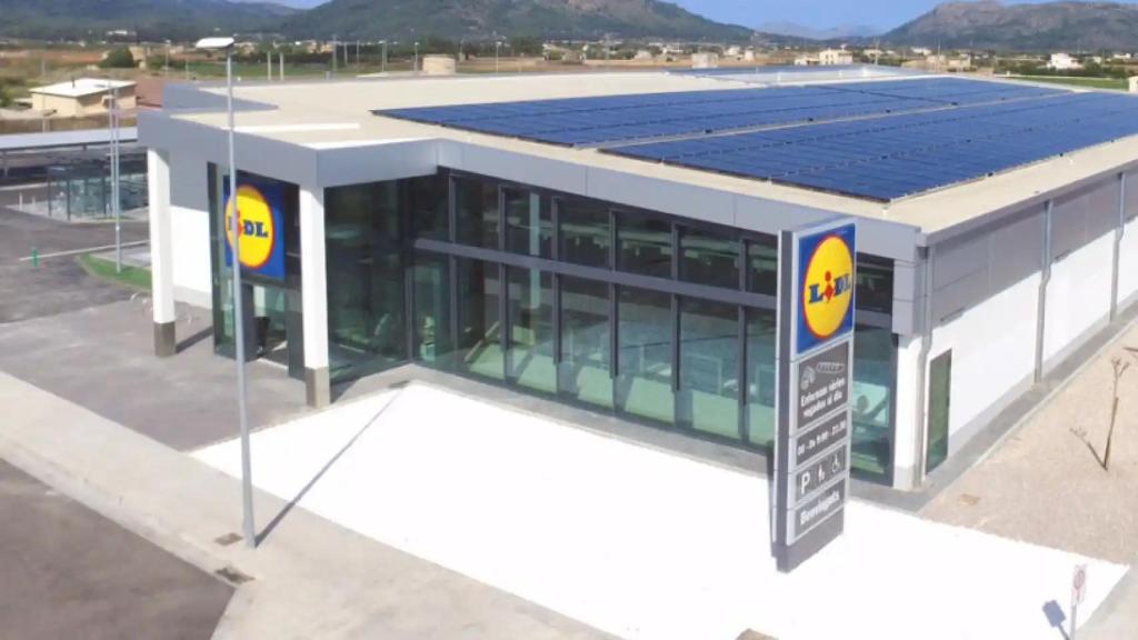 Una fachada de un supermercado de Lidl.