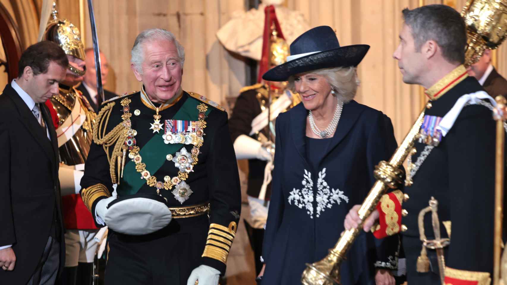 El rey de Inglaterra y su mujer, la reina consorte, Camilla, en el Parlamento de Londres, en mayo de 2022.