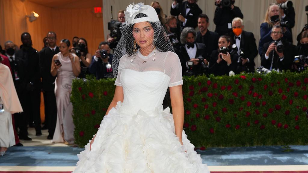 Kylie Jenner en la MET Gala 2022 con look de Off-White