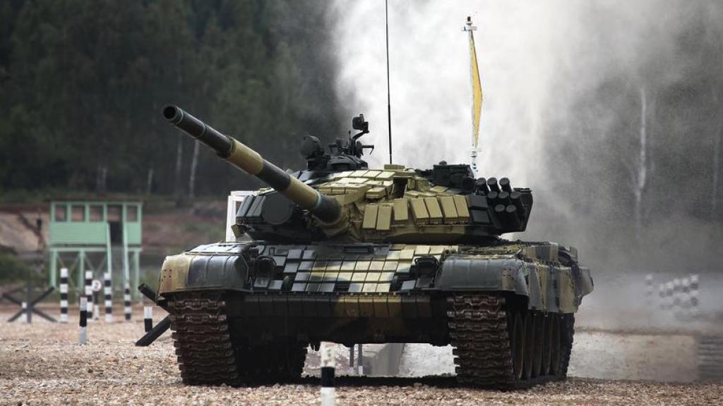 Imagen de un tanque soviético T-72B.