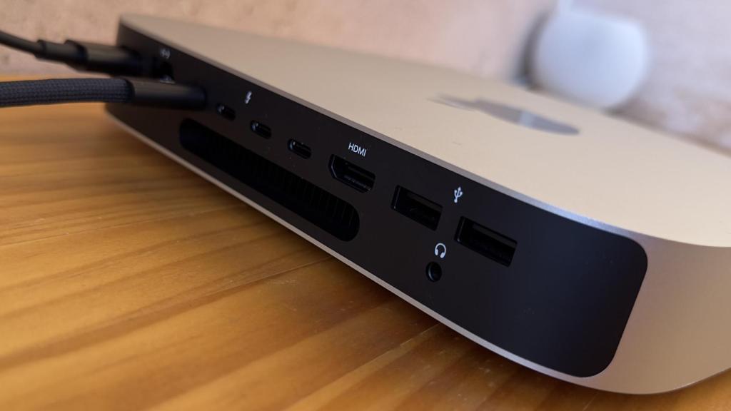 Salidas del Mac mini con M2