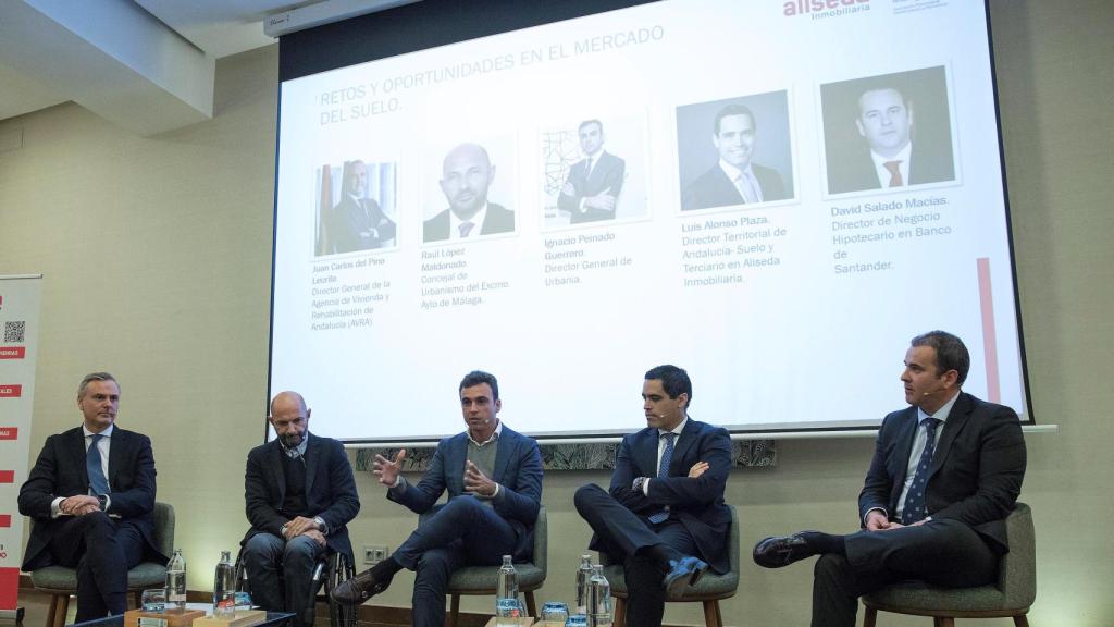 Mesa redonda en la jornada de suelo organizada por la ACP de Málaga.