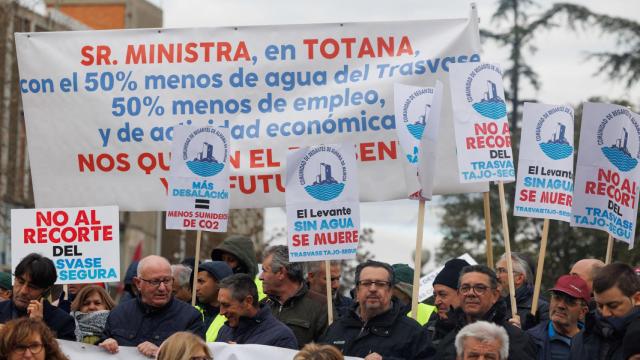 Protesta del campo frente a La Moncloa, este martes.