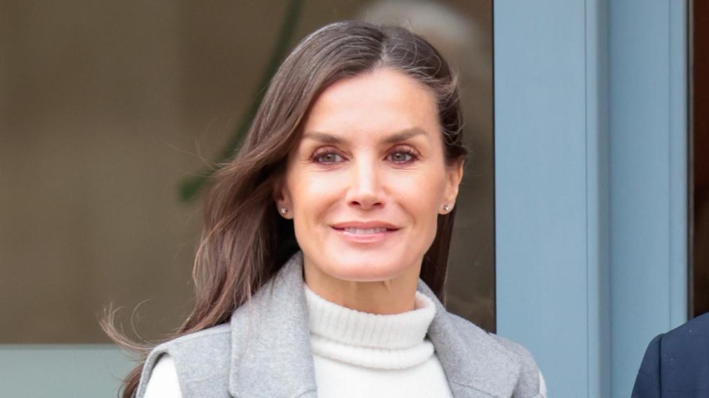 La reina Letizia a su llegada a la reunión de trabajo de la AECC.