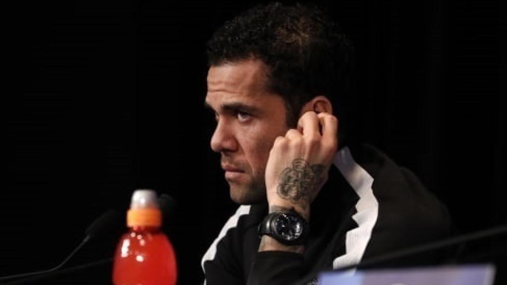 Dani Alves durante una rueda de prensa