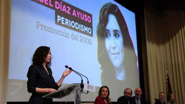 Isabel Díaz Ayuso, durante la recogida del galardón otorgado por la Complutense en enero