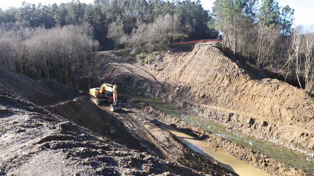 Obras en la PO-534 en Forcarei (Pontevedra).