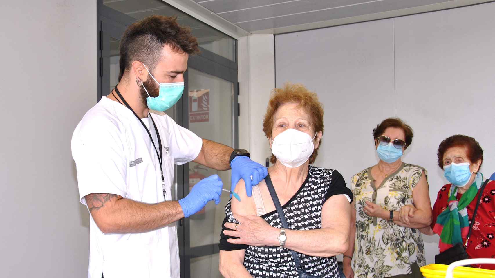 La Comunidad Valenciana ha duplicado el número de puestos para vacunar en esta semana. En la imagen, el inicio de la campaña.