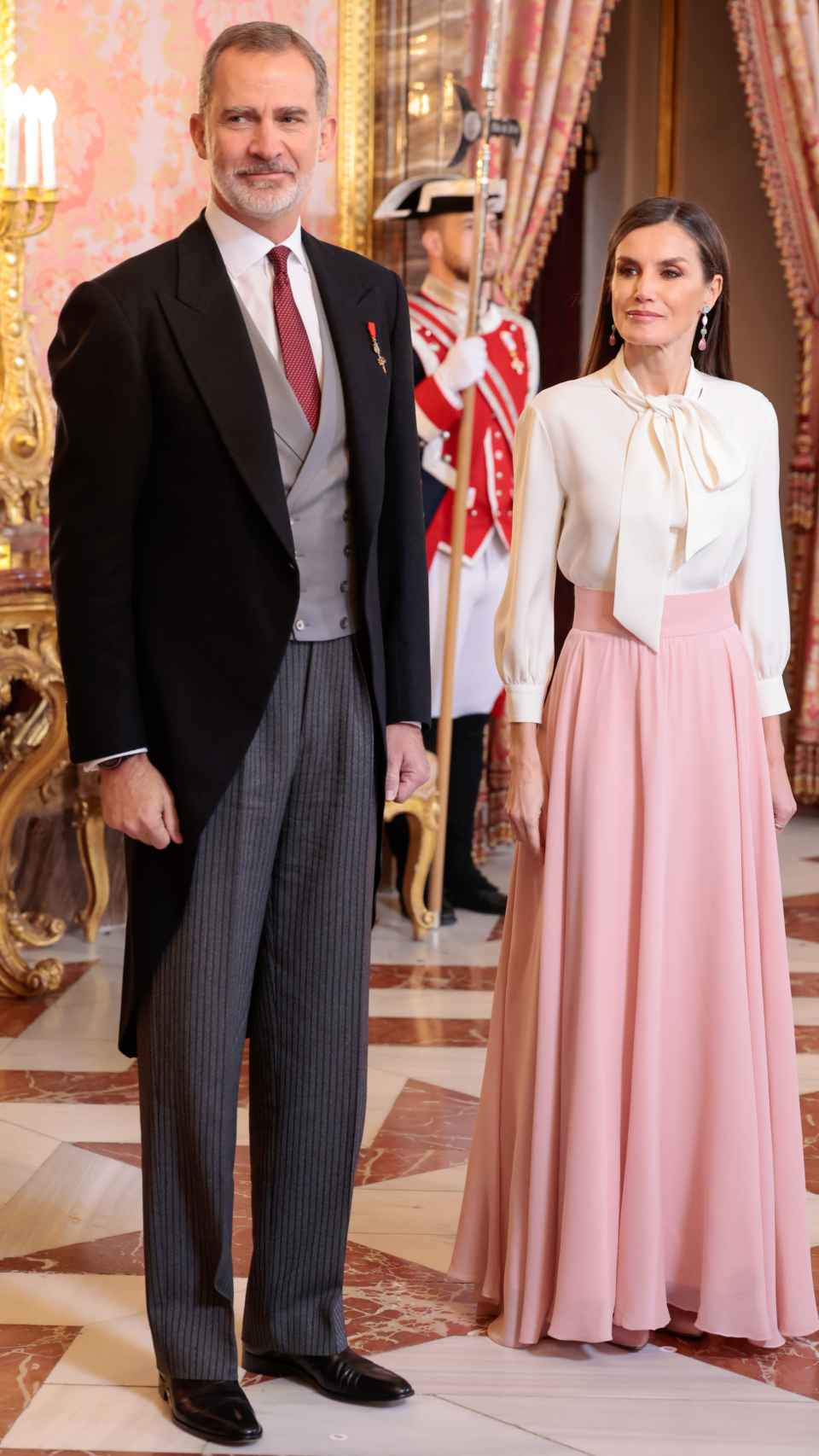 Los Reyes en el Palacio Real durante la recepción a los diplomáticos acreditados en España.