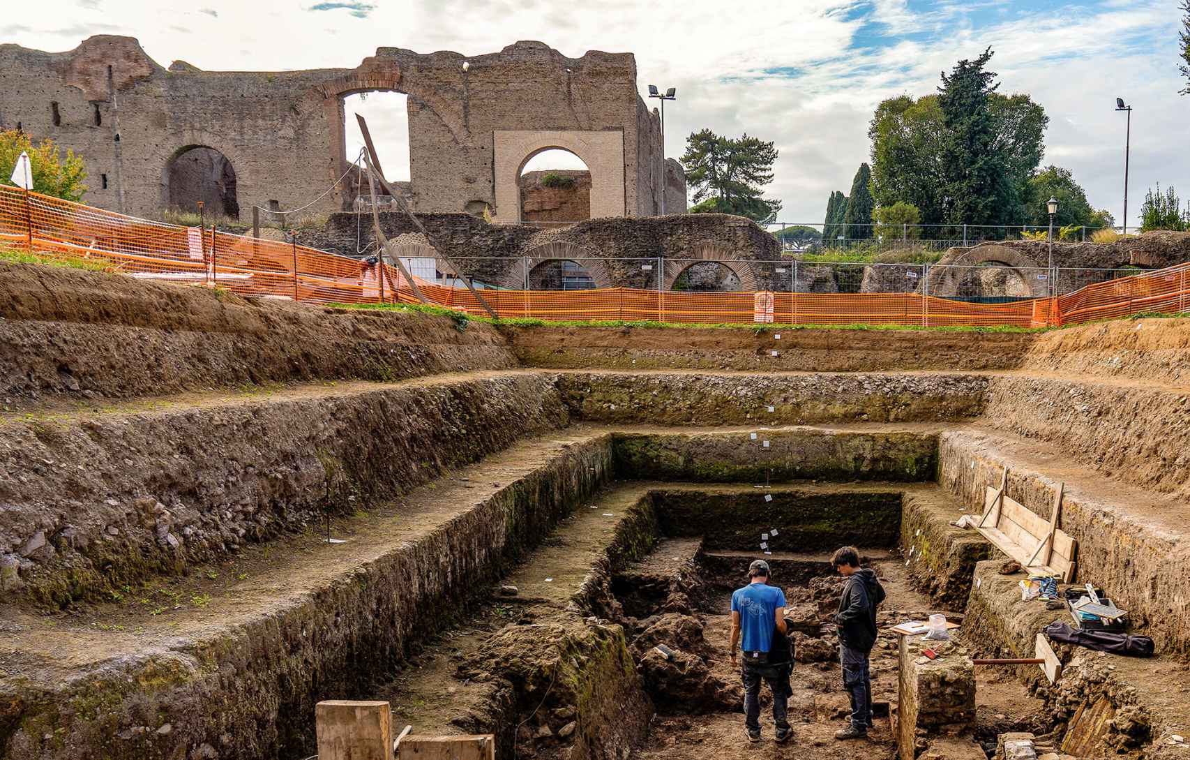 La zona de las excavaciones, con las Termas de Caracalla al fondo.