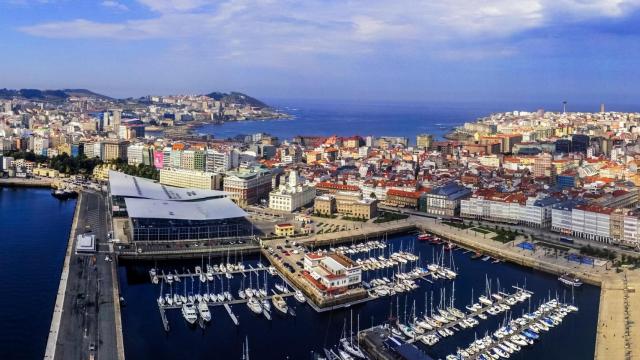 Vista aérea del puerto de A Coruña.