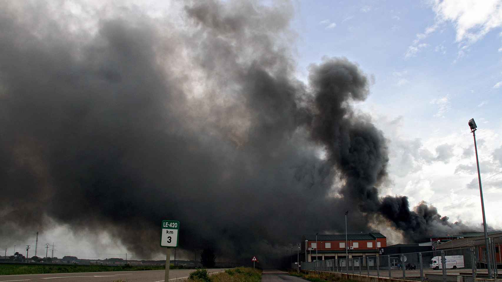 La fábrica de Embutidos Rodríguez tras el incendio