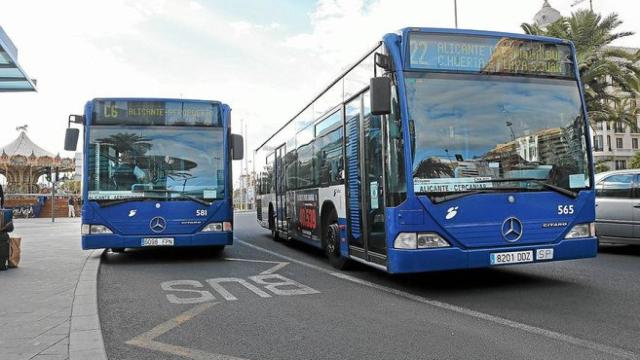 Flota de autobuses que cubre el servicio interurbano de l'Alacantí.