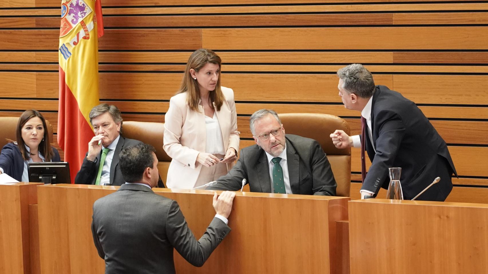 El presidente de las Cortes, Carlos Pollán, durante el pleno de aprobación de los presupuestos de 2023.