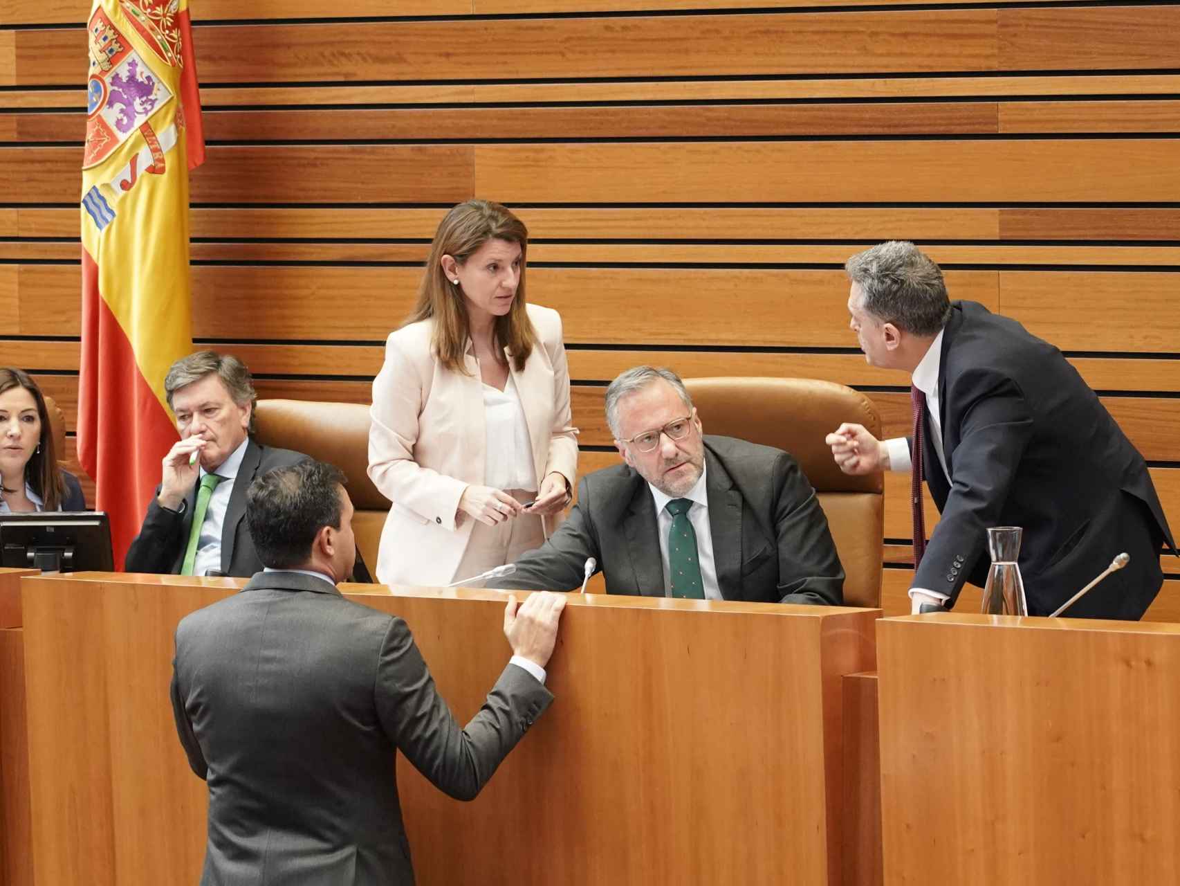 El presidente de las Cortes, Carlos Pollán, durante el pleno de aprobación de los presupuestos, el pasado 23 de diciembre.