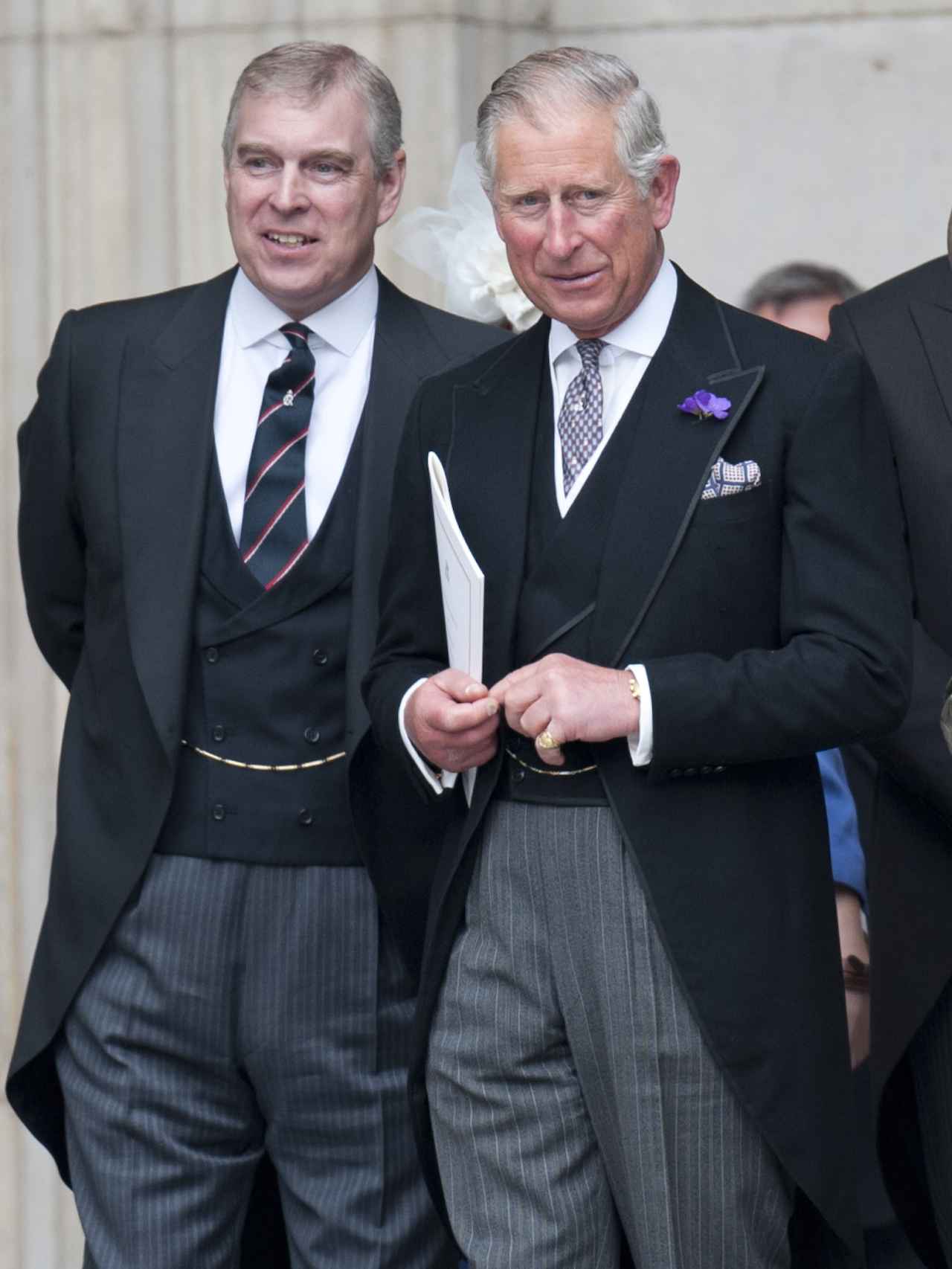 El rey Carlos y el príncipe Andrés en una imagen de archivo.