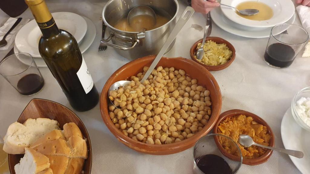 Uno de los cocidos del Mesón Julio.