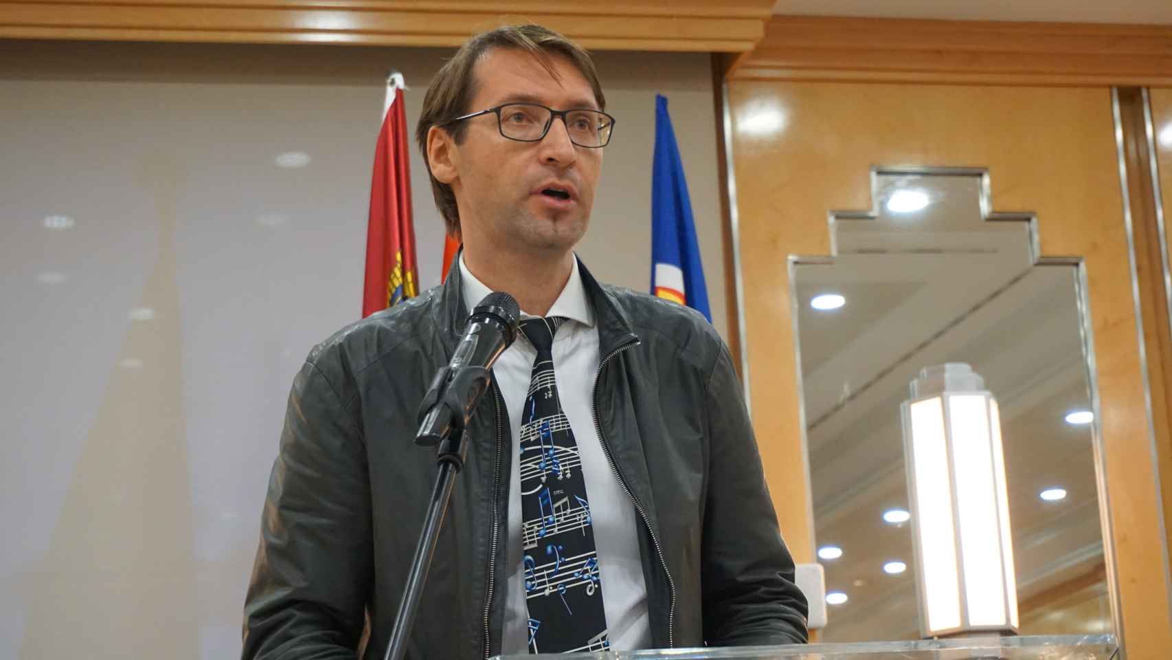 Stanislav Shevchuk en una conferencia organizada en 2019 por Democracia Nacional. Acudió como representante del Movimiento Imperial Ruso, en nombre de Boroviov, según DN.