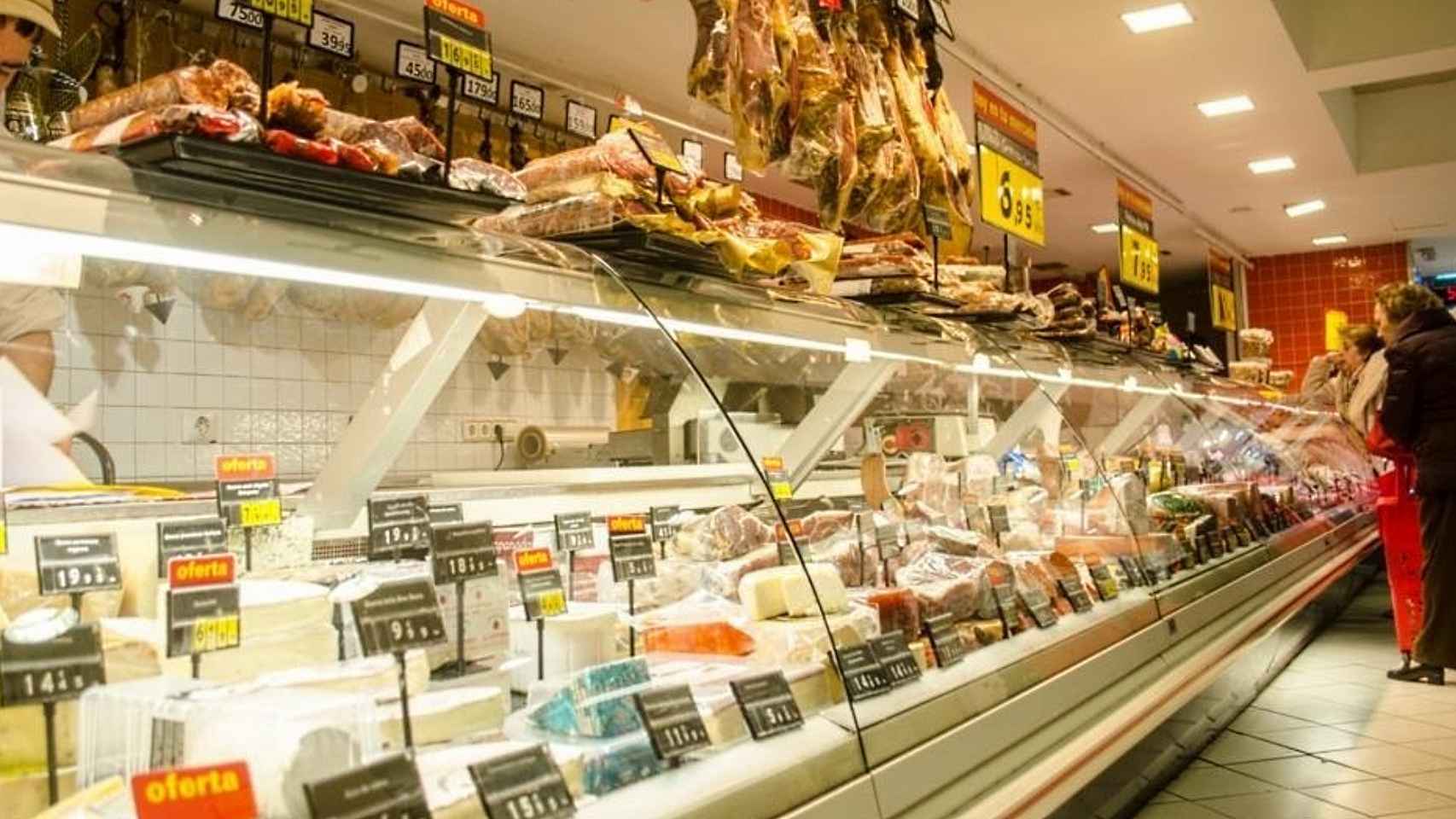 La carnicería de un supermercado en España.