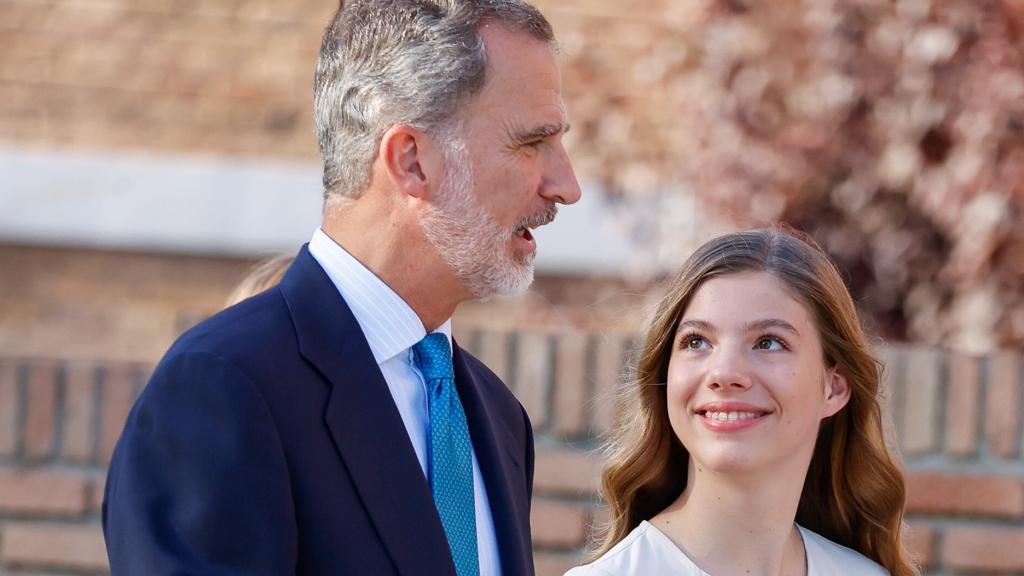 Felipe VI y la infanta Sofía durante un acto en Barcelona.