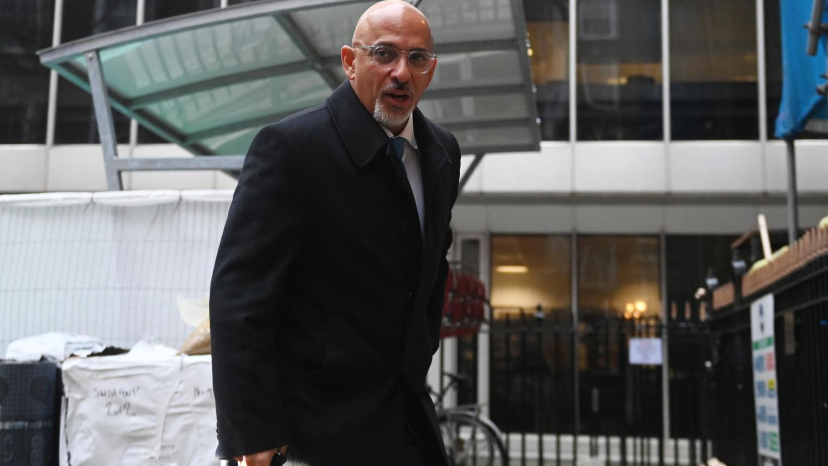 Nadhim Zahawi entra en la sede del partido conservador británico