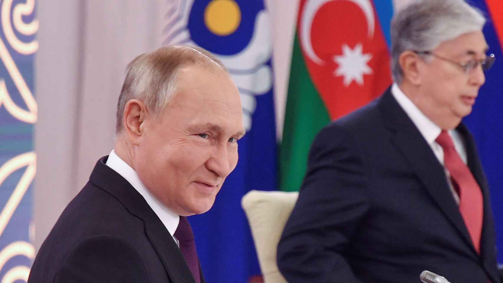 El presidente ruso, Vladímir Putin, y su homólogo kazajo, Kassym-Jomart Tokayev, en una cumbre de octubre.
