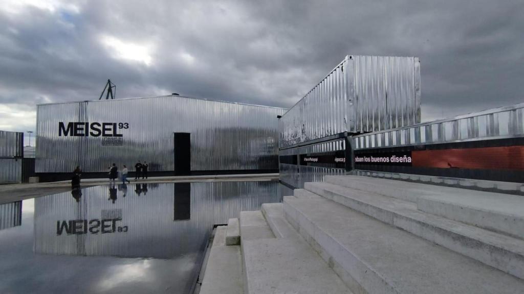 La nave del muelle de Batería que usa la Fundación MOP para una de sus exposiciones de fotografía, de Steven Meisel.