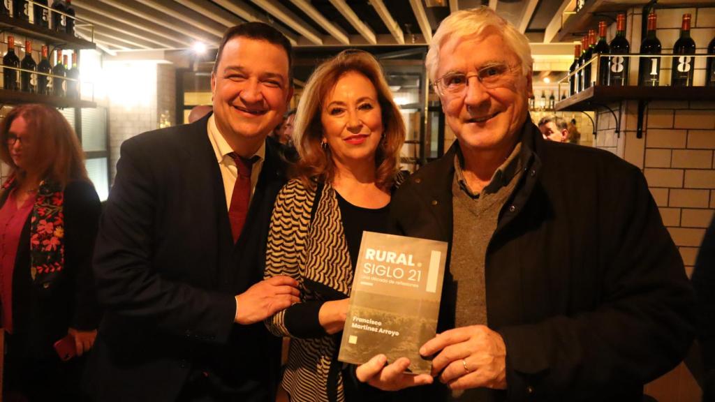 Francisco Martínez Arroyo, Clementina Díez de Baldeón y José María Barreda en la presentación del librop