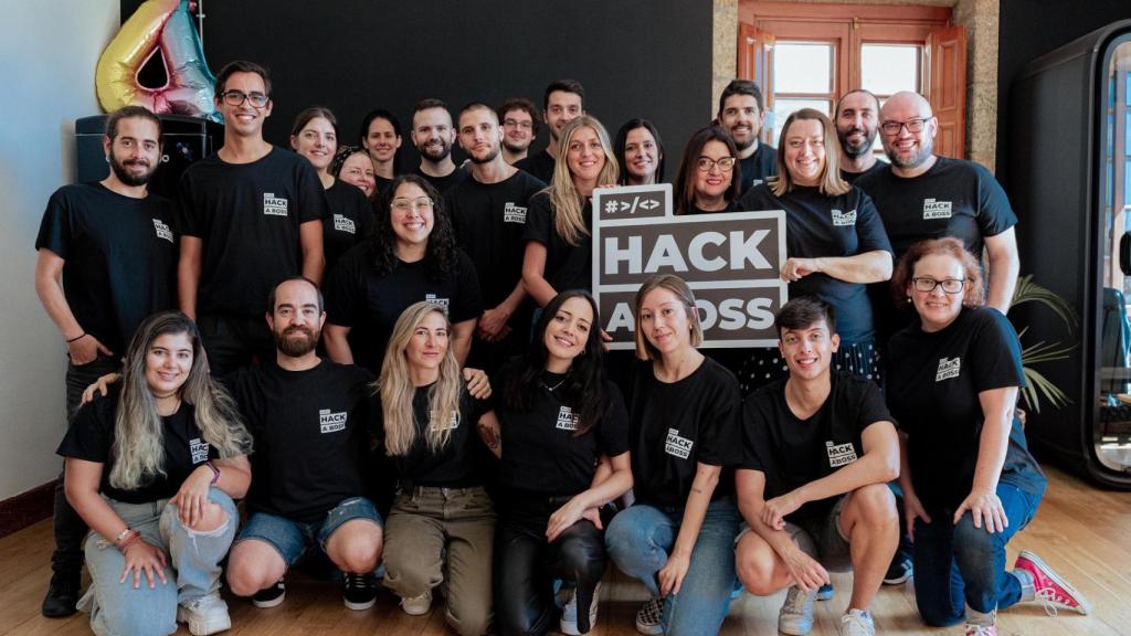 Equipo de la escuela de programación HACK A BOSS.