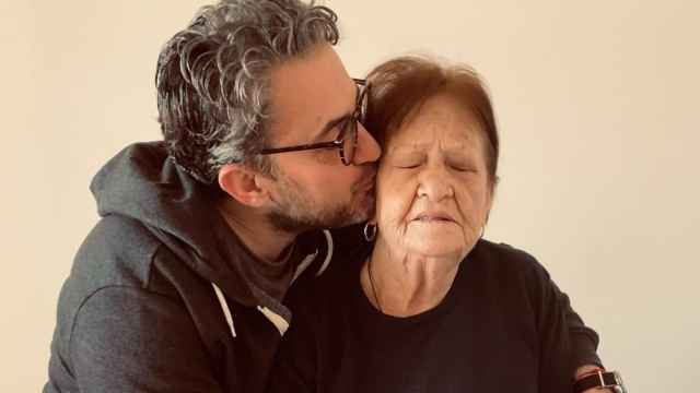 Máximo Huerta y su madre, en una imagen compartida en su perfil de Instagram.