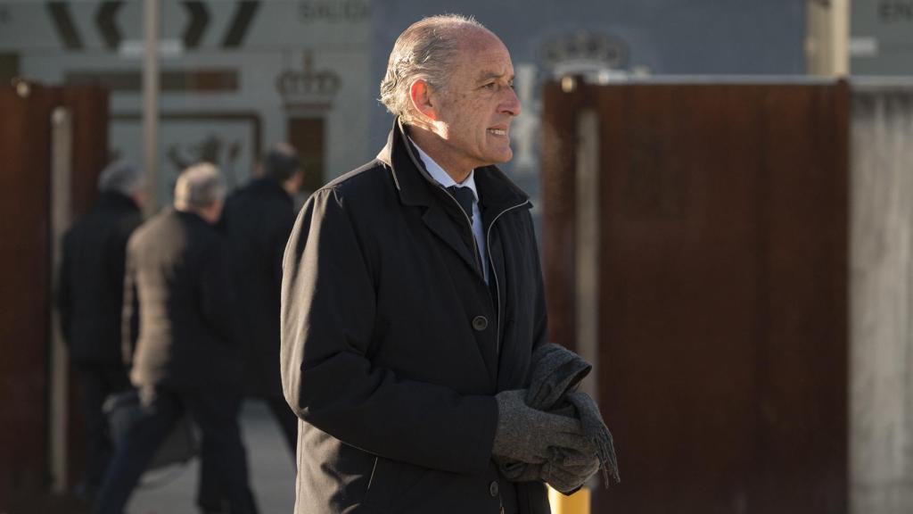 Francisco Camps llega a la sede de la Audiencia Nacional en San Fernando de Henares.